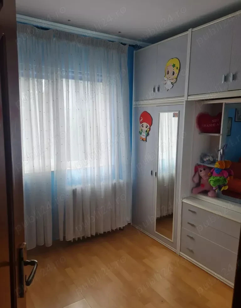 De vânzare apartament 3 camere, et 3/4, zona Inel1, Constanta