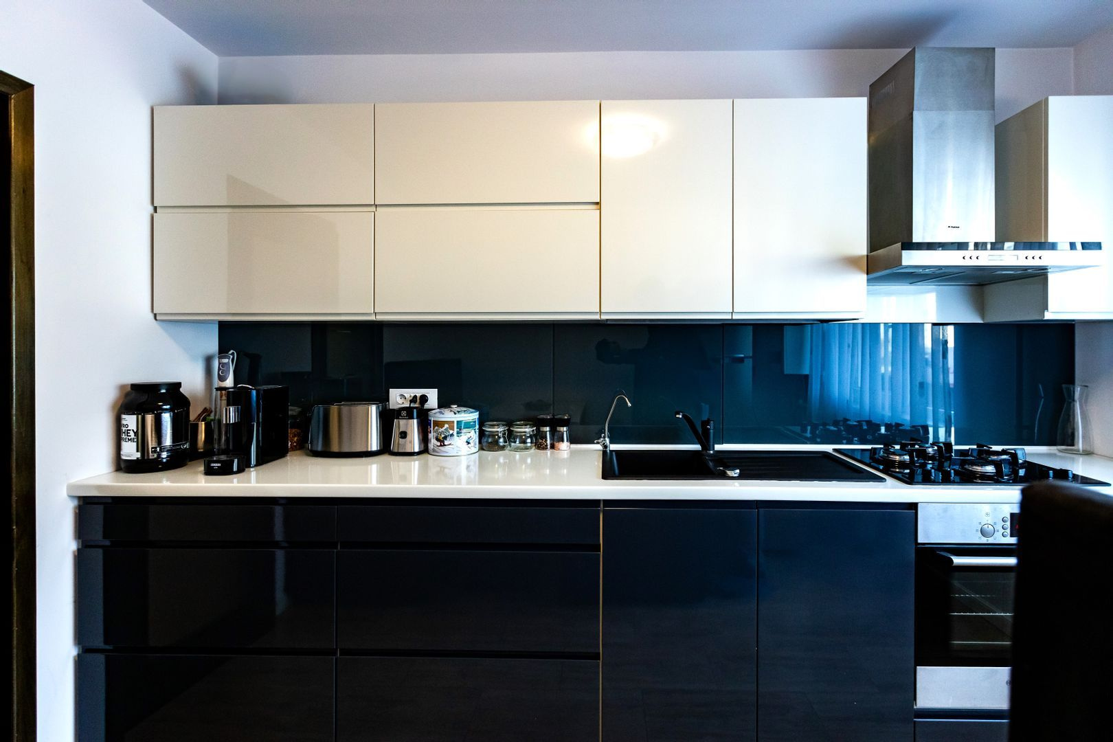 Casă/Vilă duplex cu 5 camere de vânzare, strada 9 Mai- zona Centrală