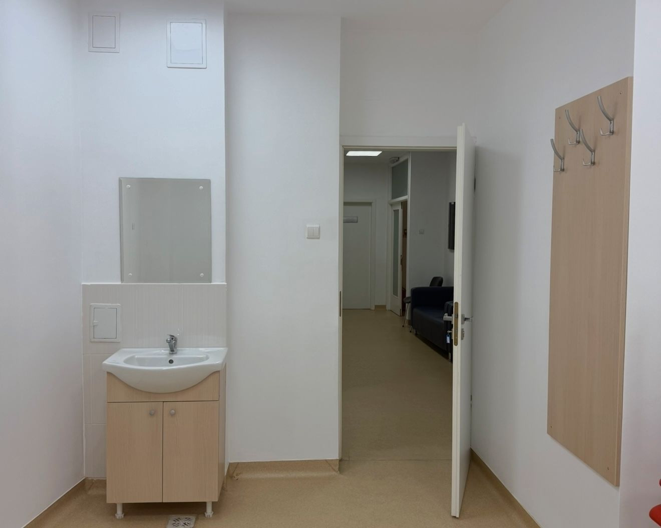 Spațiu activitati medicale de 22mp de închiriat, zona Mioritei