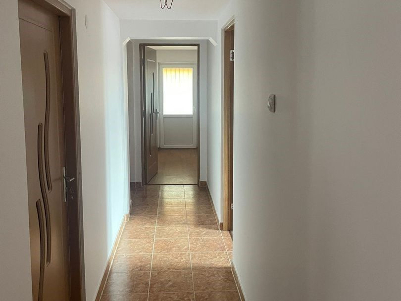 Casă / Vilă cu 6 camere de vânzare Leontinesti - Bacau