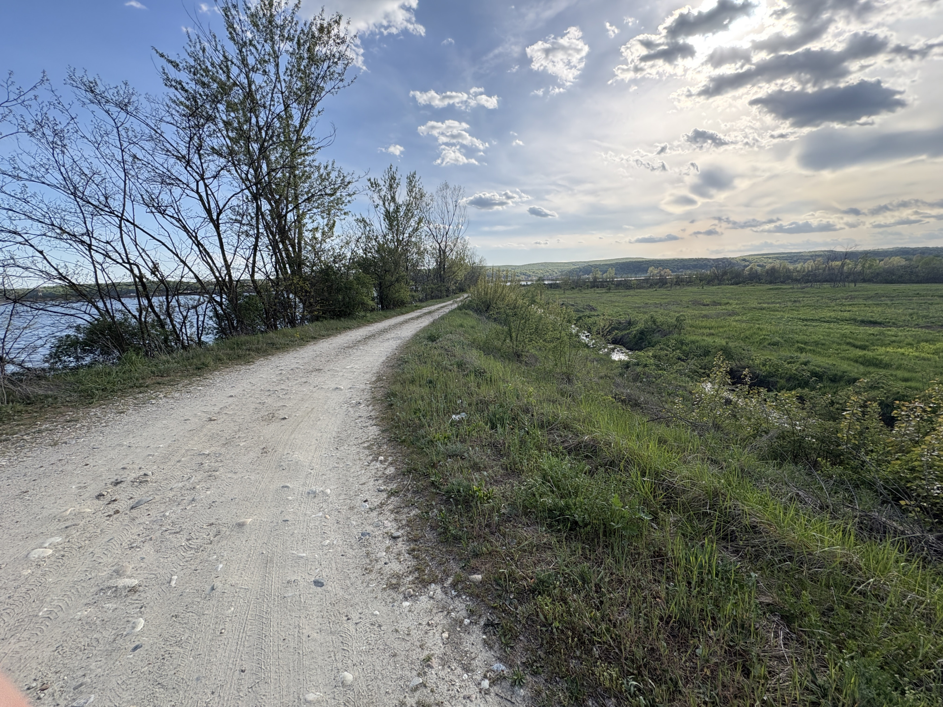 Teren Budeasa cu acces la lac
