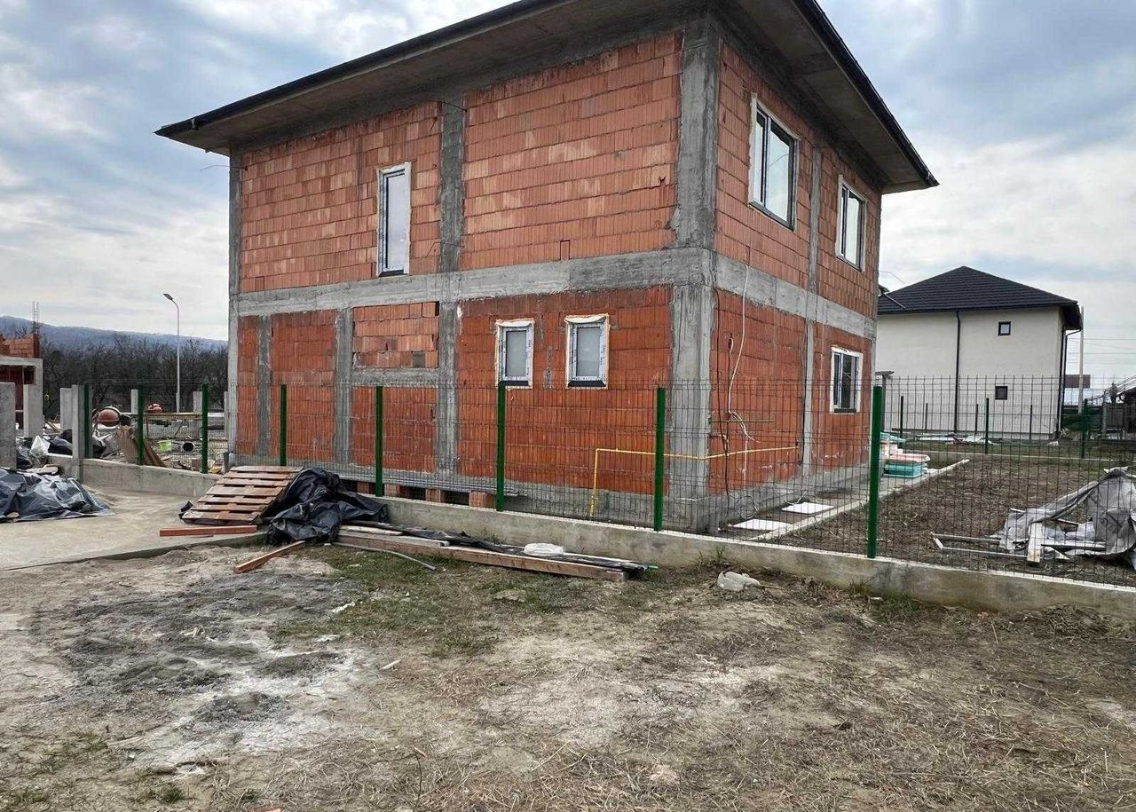 Casă de vânzare în AG Curtea de Arges, 171 m²