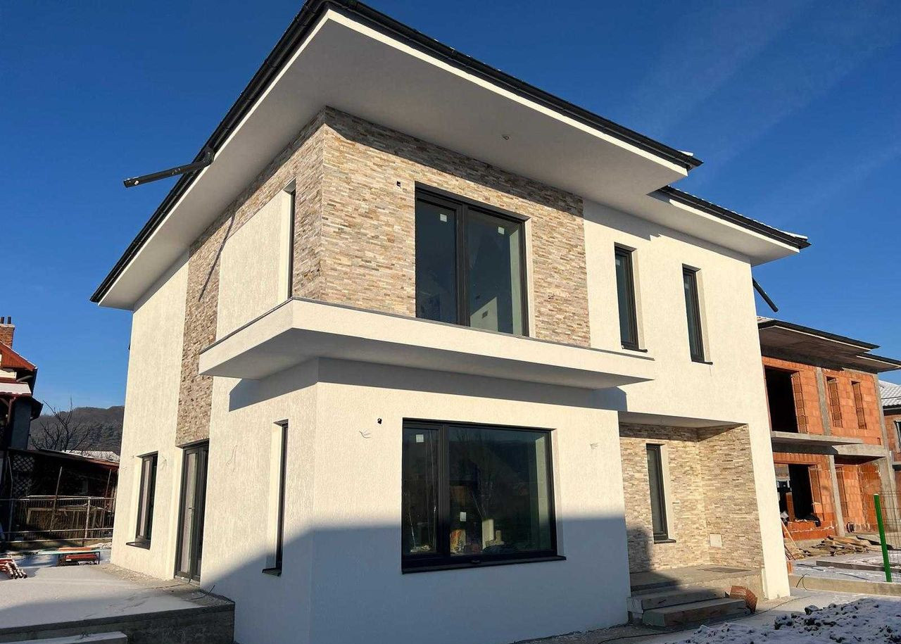 Casă de vânzare în AG Curtea de Arges, 12500 m²