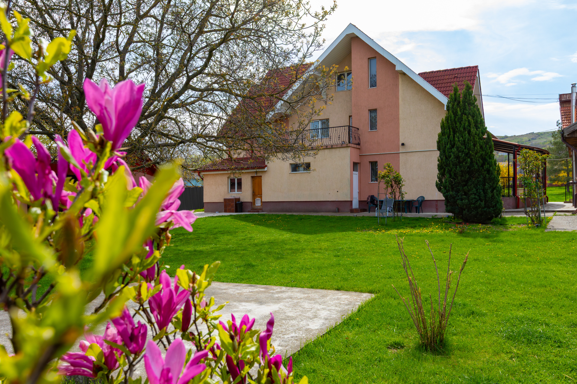 House/Villa for Sale 5 Rooms, Land 1275 sqm, Sărată, Bacău