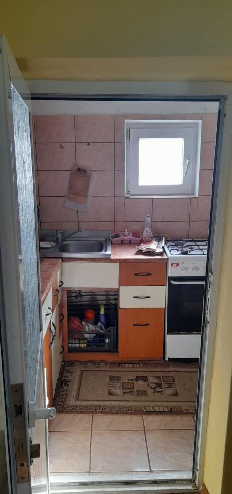 De vânzare casă , 4 camere, 2 bai, 2 bucătarii, zona Viile Noi, Constanta