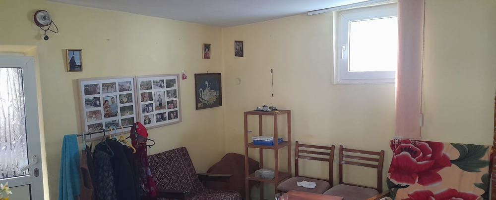 De vânzare casă , 4 camere, 2 bai, 2 bucătarii, zona Viile Noi, Constanta