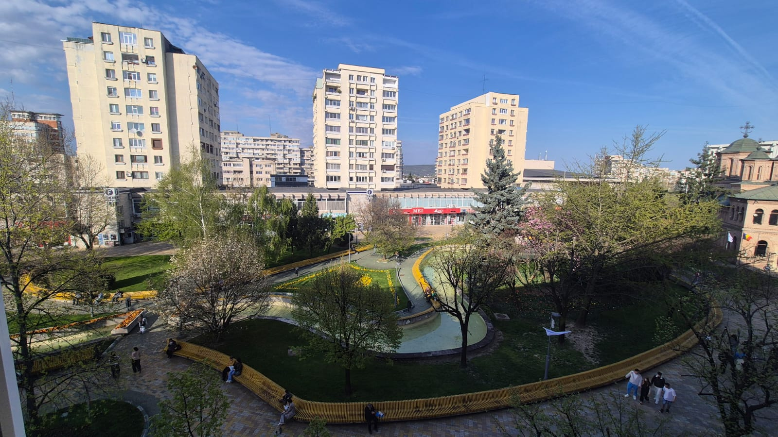 Apartament 3 camere – ultracentral Pitești | renovat complet | parcare inclusa