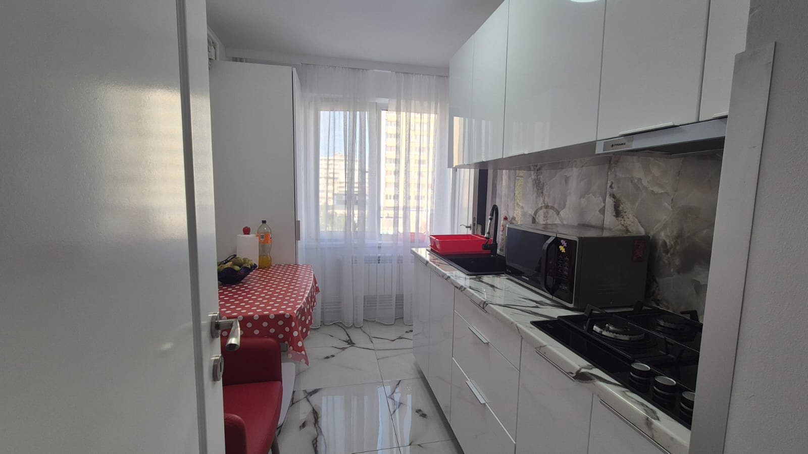 Apartament 3 camere – ultracentral Pitești | renovat complet | parcare inclusa