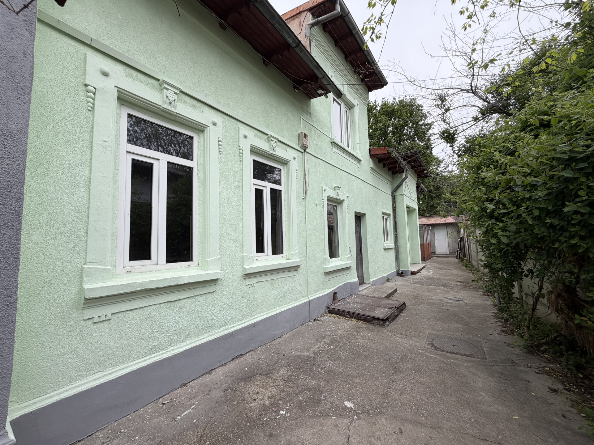 Grădină Botanica 306 mp teren 130 utili 6 camere 8 min metrou supraînălțare