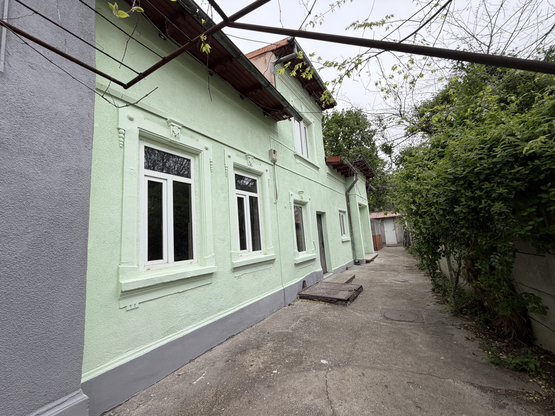 Grădină Botanica 306 mp teren 130 utili 6 camere 8 min metrou supraînălțare