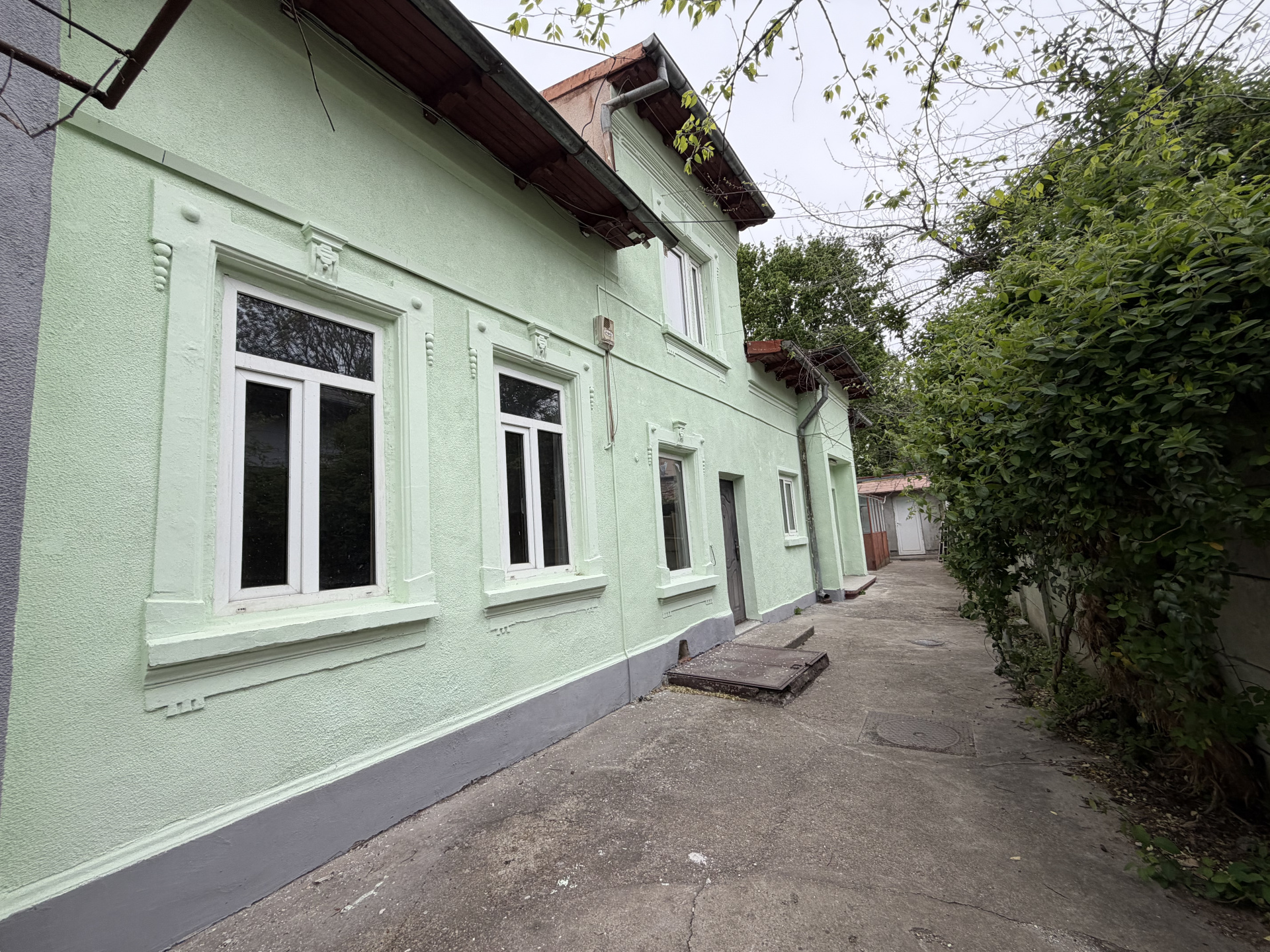 Grădină Botanica 306 mp teren 130 utili 6 camere 8 min metrou supraînălțare