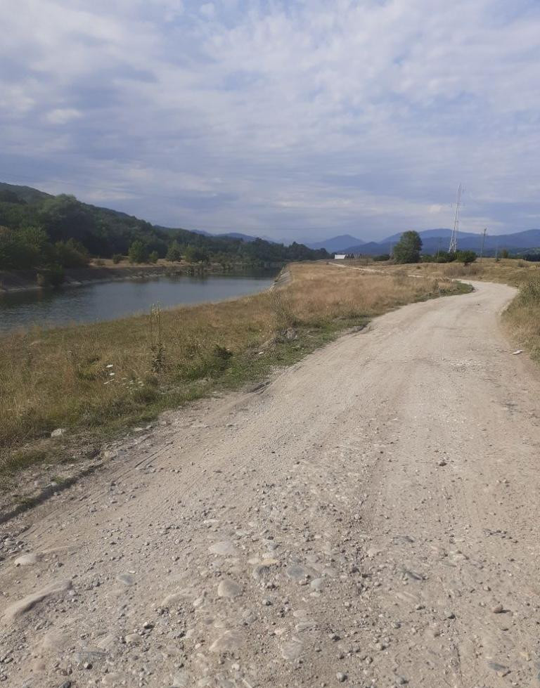 Vând teren intravilan