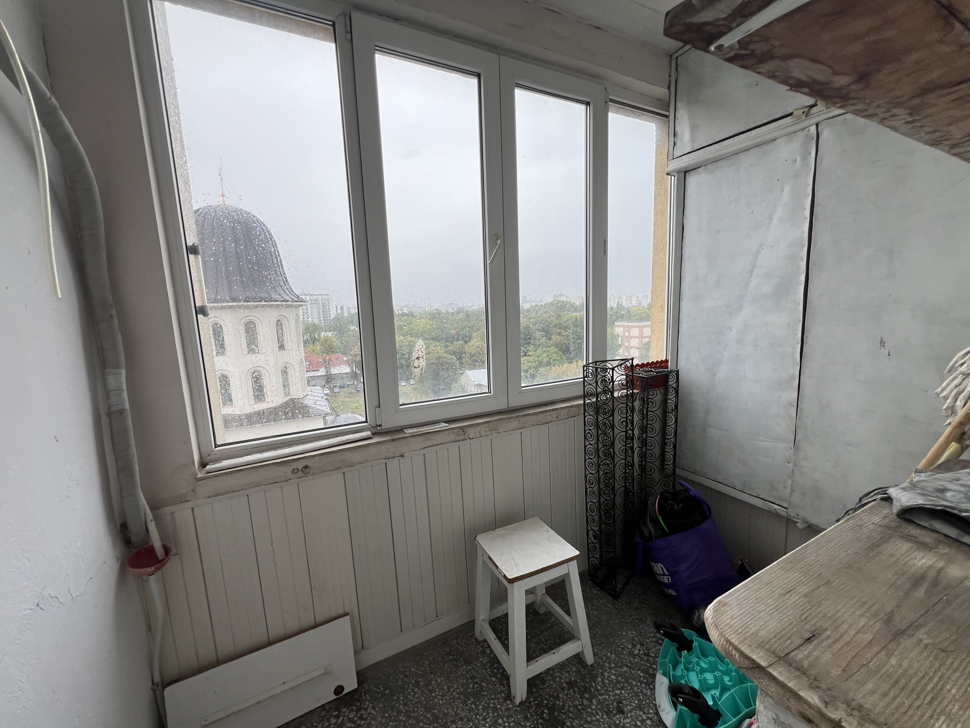 3 camere Decomandat electrica/sanitare refăcute 12 m Metrou Apărători reabilitat