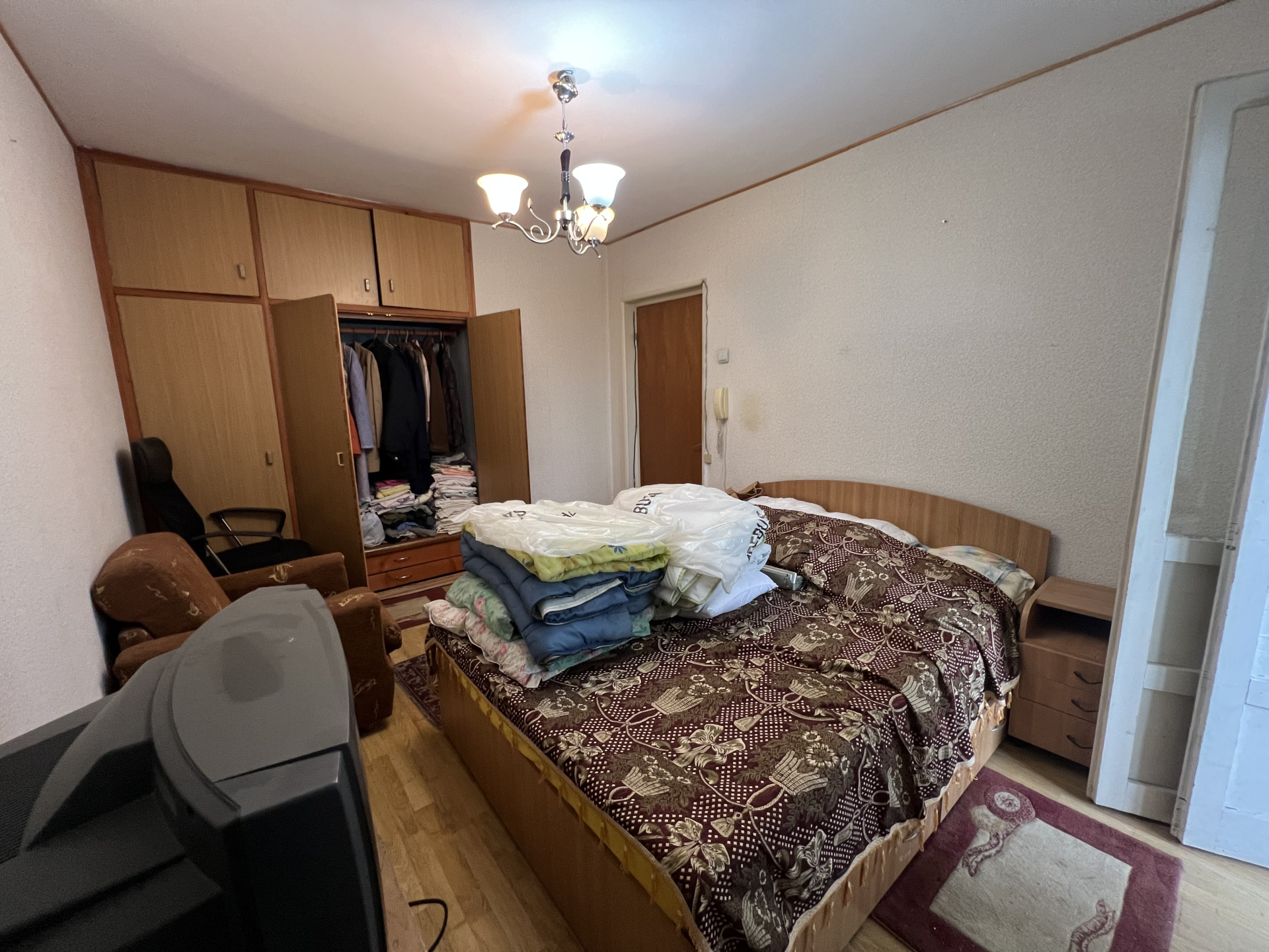 3 camere Decomandat electrica/sanitare refăcute 12 m Metrou Apărători reabilitat