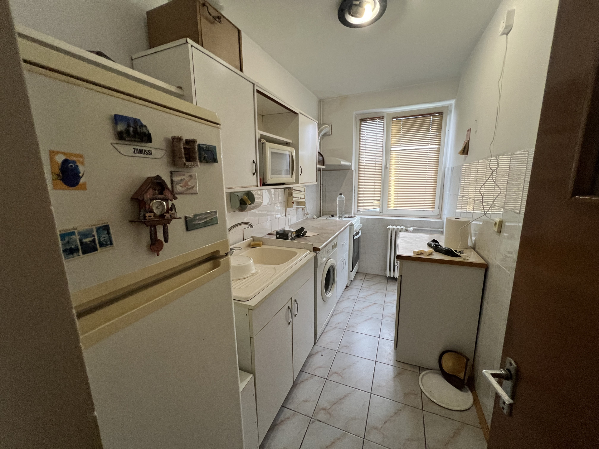3 camere Decomandat electrica/sanitare refăcute 12 m Metrou Apărători reabilitat