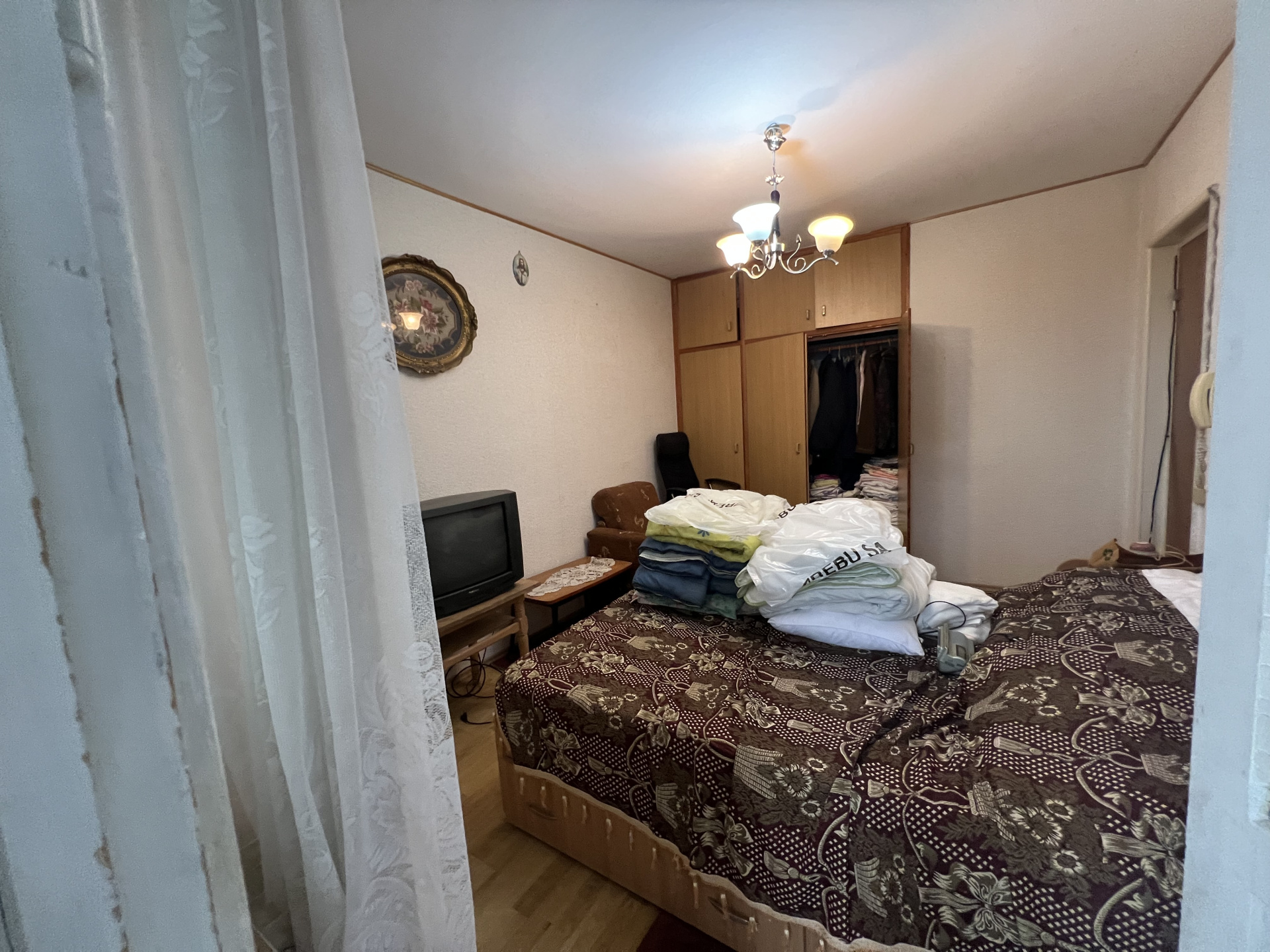 3 camere Decomandat electrica/sanitare refăcute 12 m Metrou Apărători reabilitat
