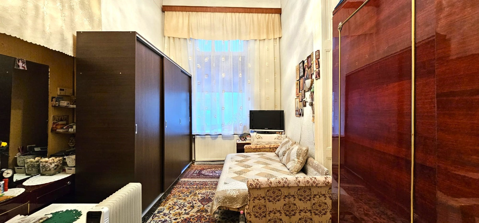 Apt 2 camere, 2 boxe mari, in Centrul Istoric