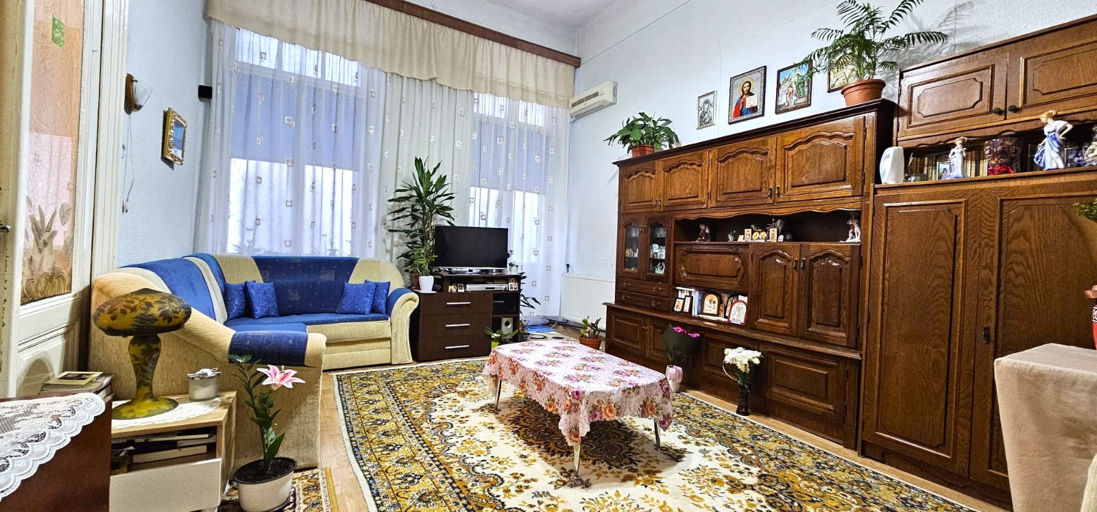 Apt 2 camere, 2 boxe mari, in Centrul Istoric
