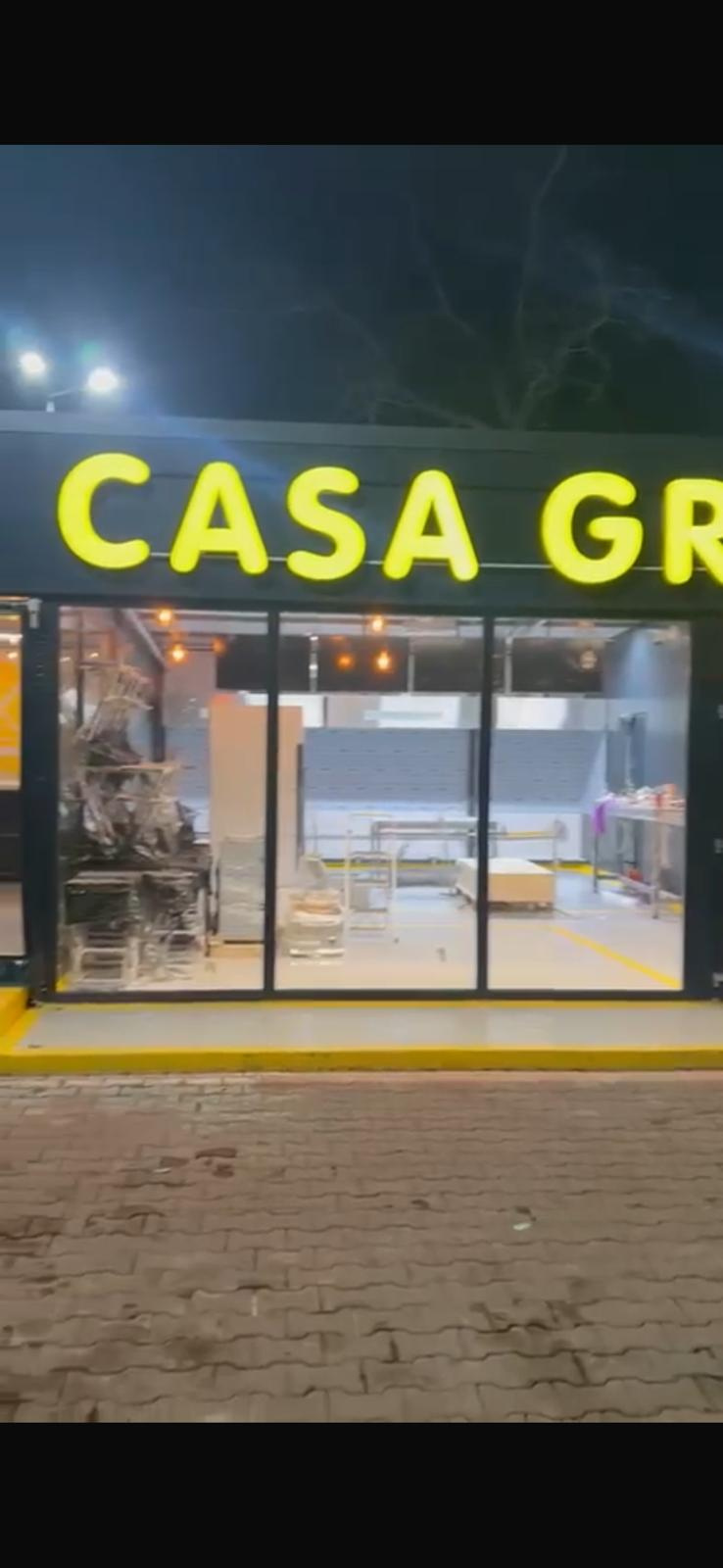 Newly Equipped Fast Food Supermarket, Excellent Area 4