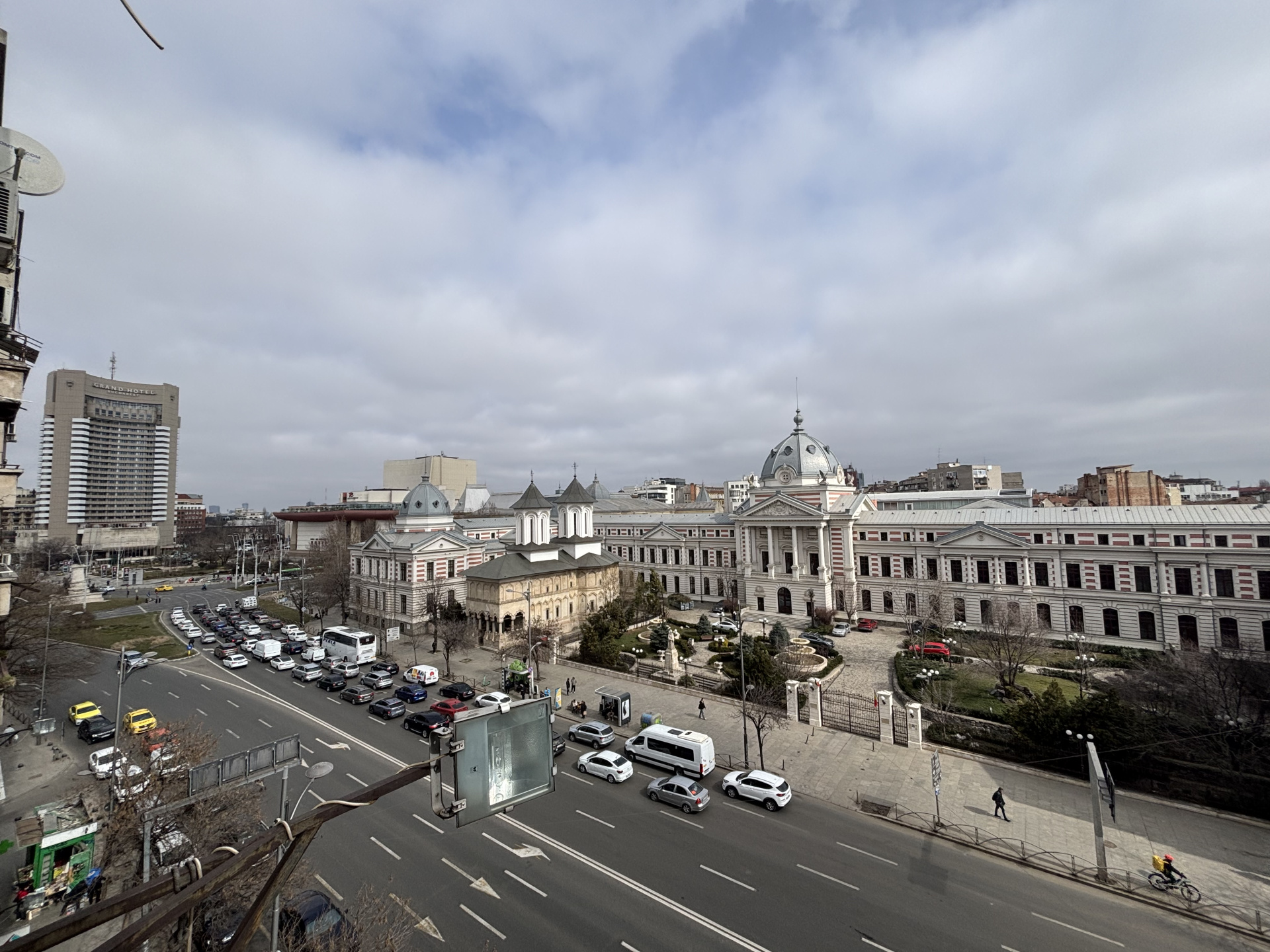 2 bedrooms ultracentral with open view – University - rent 500 euros 2
