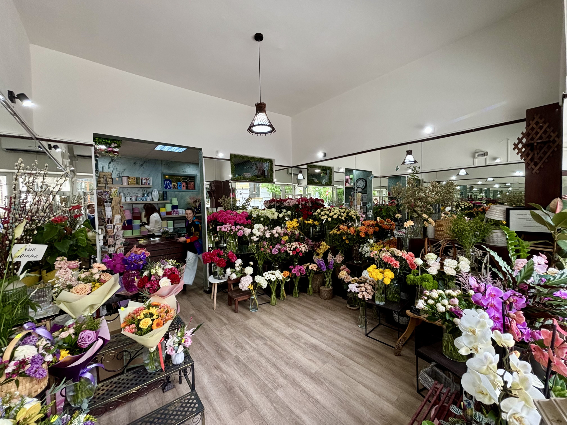 Investitie - Spatiu comercial ultracentral, inchiriat cu 900 Euro. Comision 0%.