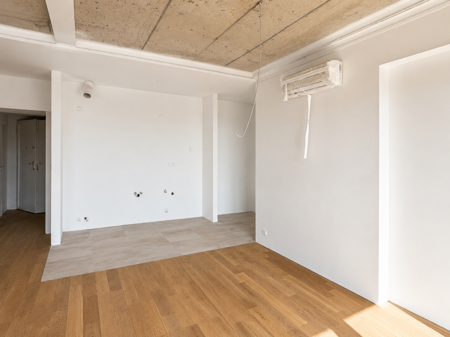 2 Bedroom One Lake District | Lake View 3