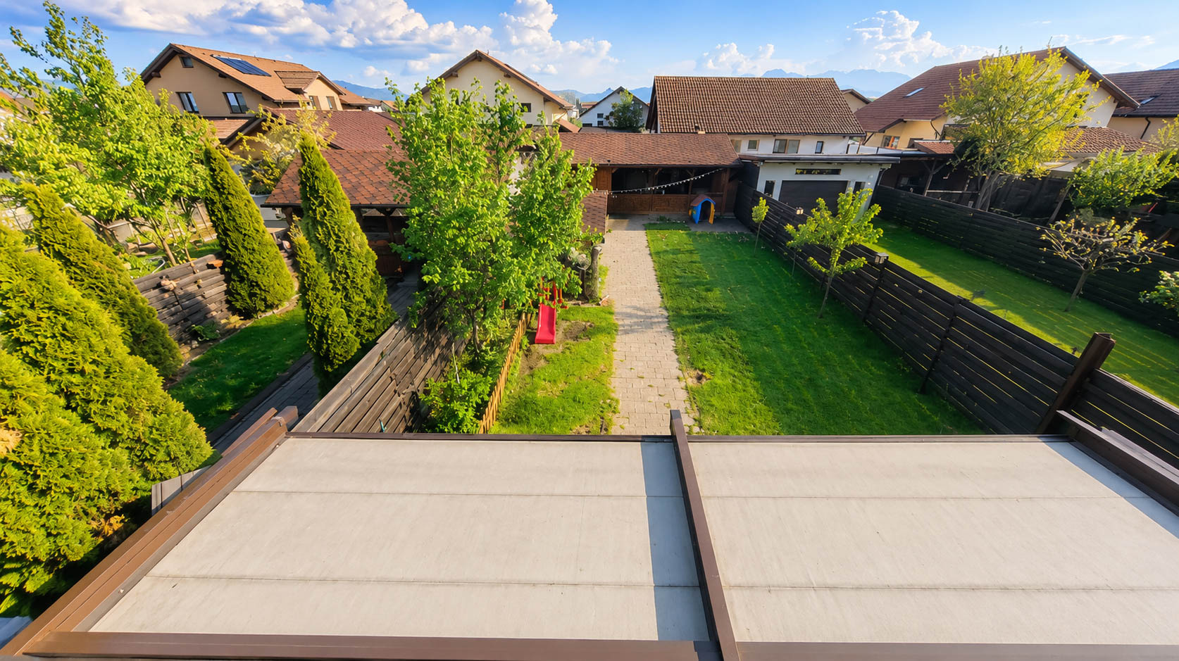 Triplex with Finished Attic, Gazebo, Cellar and Sunny Courtyard | Izvor District 2