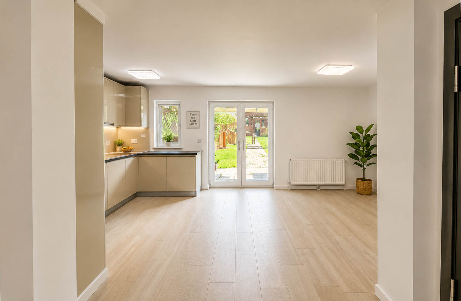 Triplex with Finished Attic, Gazebo, Cellar and Sunny Courtyard | Izvor District 4