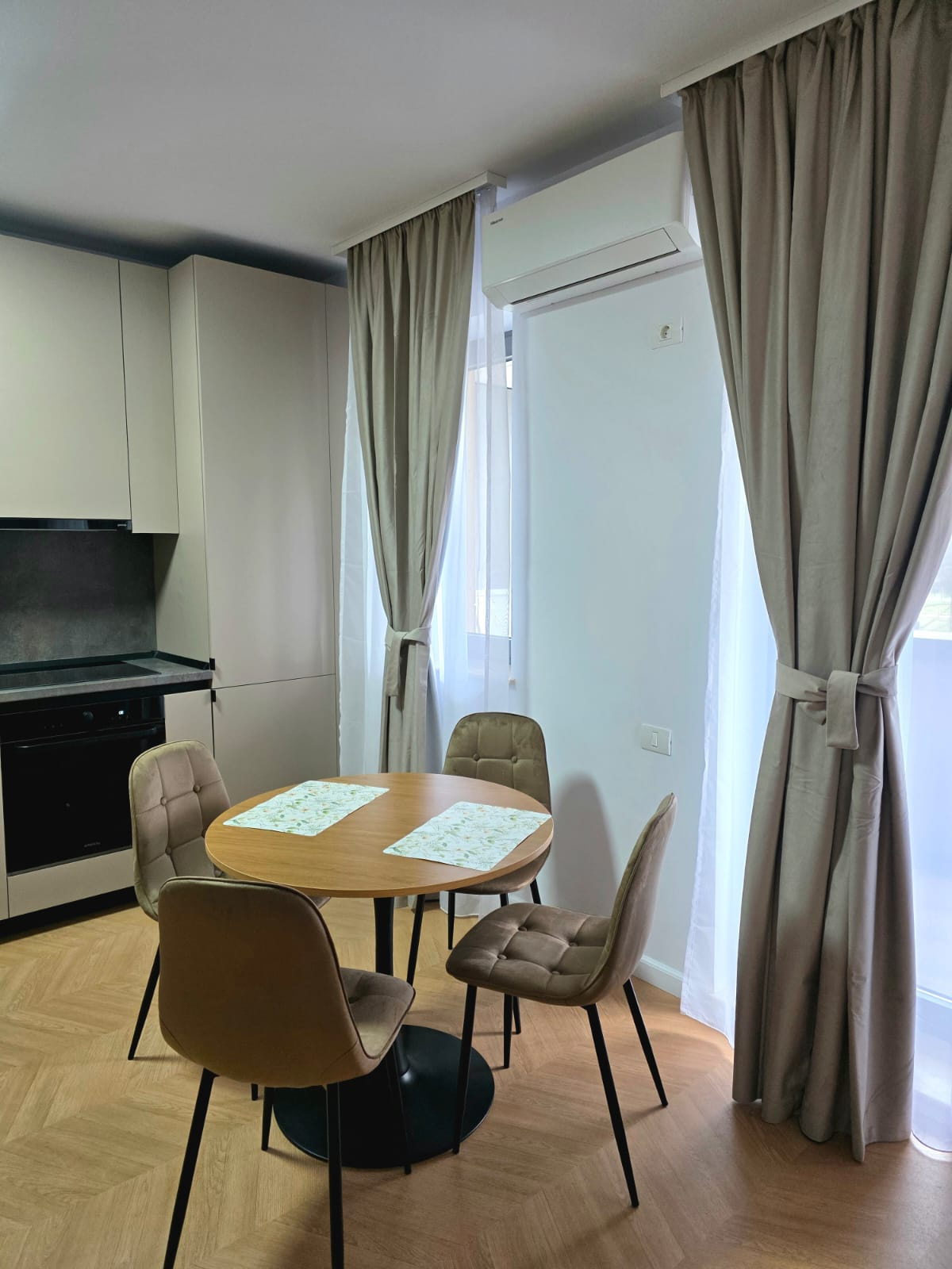 Apartament de închiriat în CT Constanta, 74 m²