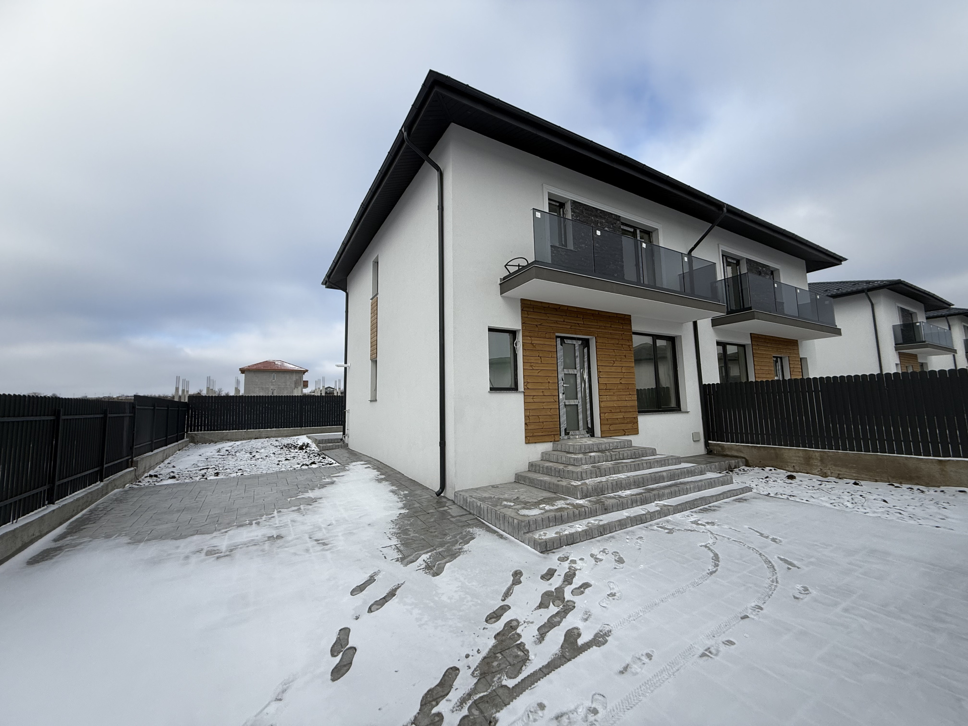 For Sale: Registered House Valea Lupului | 4 Rooms | Asphalt Road |
