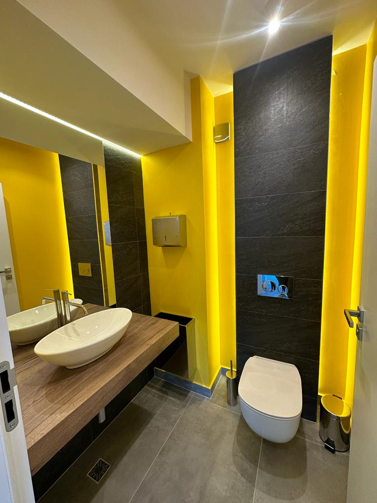 Birou de vânzare în CJ Cluj-Napoca, 300 m²