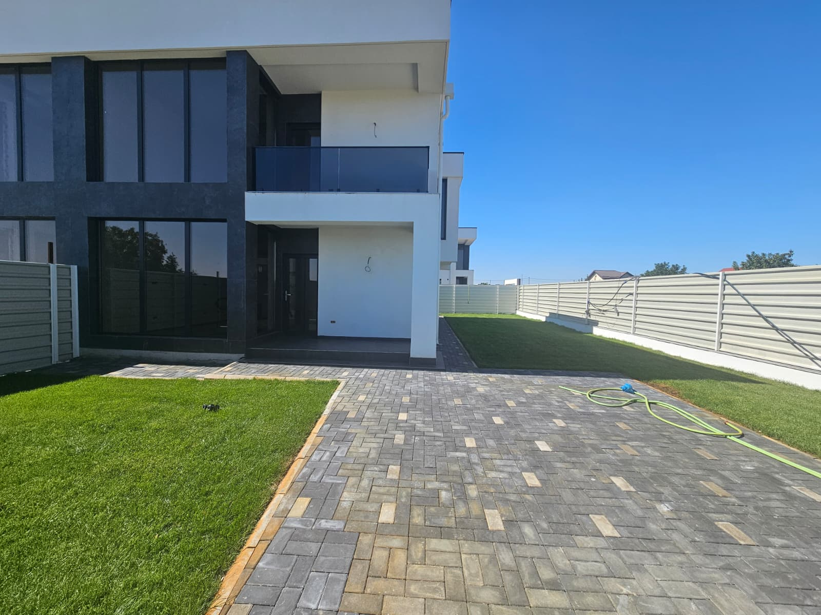 Duplex de vânzare în IF 1 Decembrie, Garoafei Nr. 45 ([object Object]), 130 m²