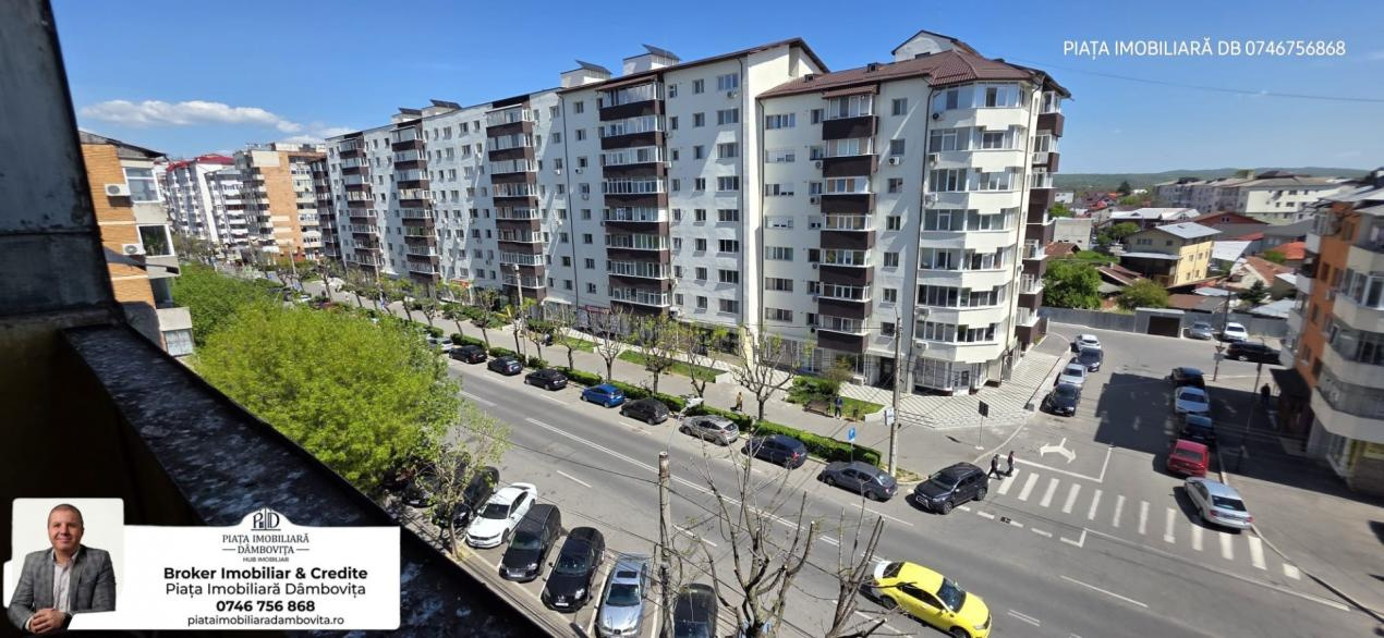 4-Room Apartment – Panoramic View over 2 Different Areas – 1 May Square Area
