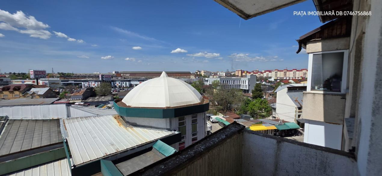 4-Room Apartment – Panoramic View over 2 Different Areas – 1 May Square Area 4