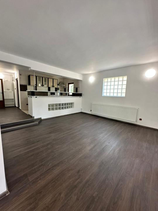 Exceptional 5-Room Residence | 200 sqm Usable | 1,438 sqm Land | Aleea Mănăstirii 2
