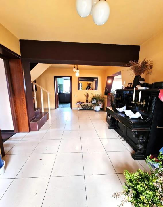 Casă de vânzare în DB Teis, 330 m²