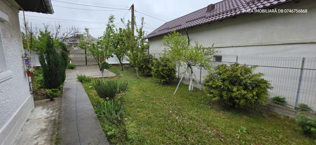 Charming 4-Bedroom House with Full Utilities and Generous Land – Ghirdoveni 5