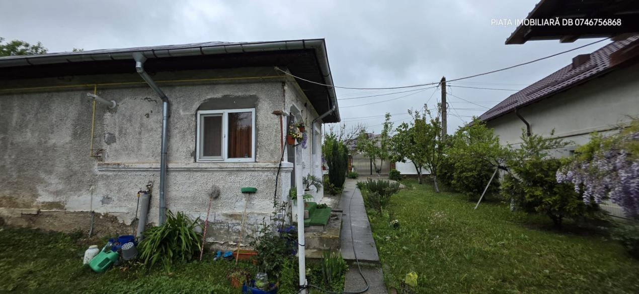 Charming 4-Bedroom House with Full Utilities and Generous Land – Ghirdoveni 3