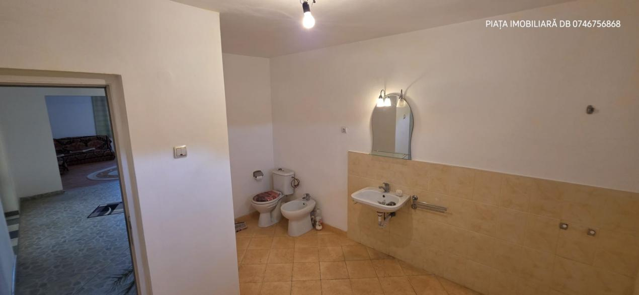 🏡 Enormous Individual Villa + Guest House and Double Garage | 1,000 sqm Land 5