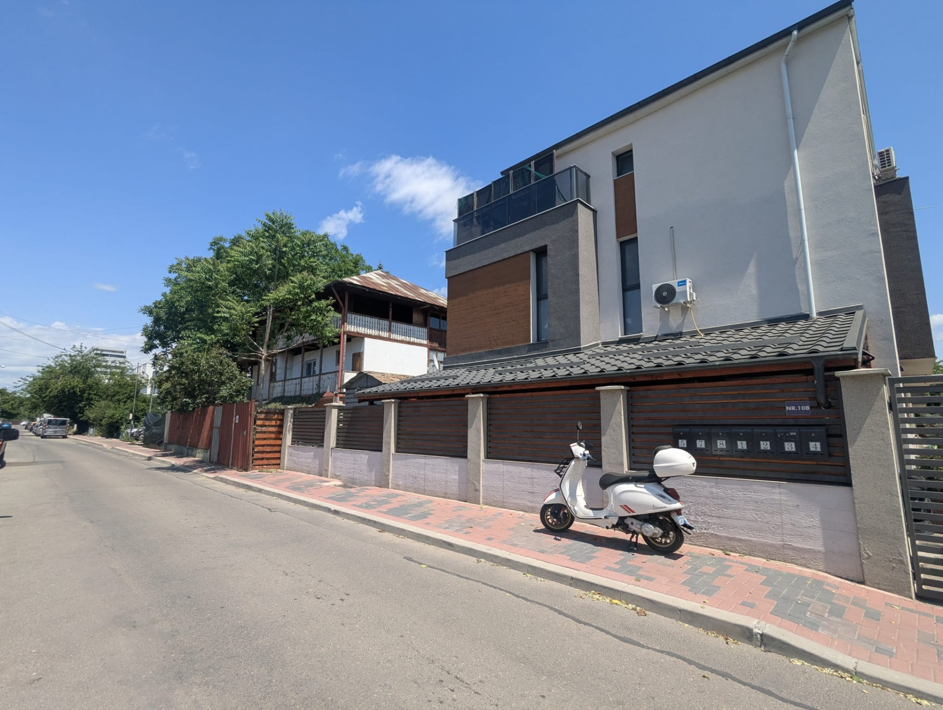 Casă de vânzare în B Bucuresti, buhusi Nr. 10b ([object Object]), 165 m²