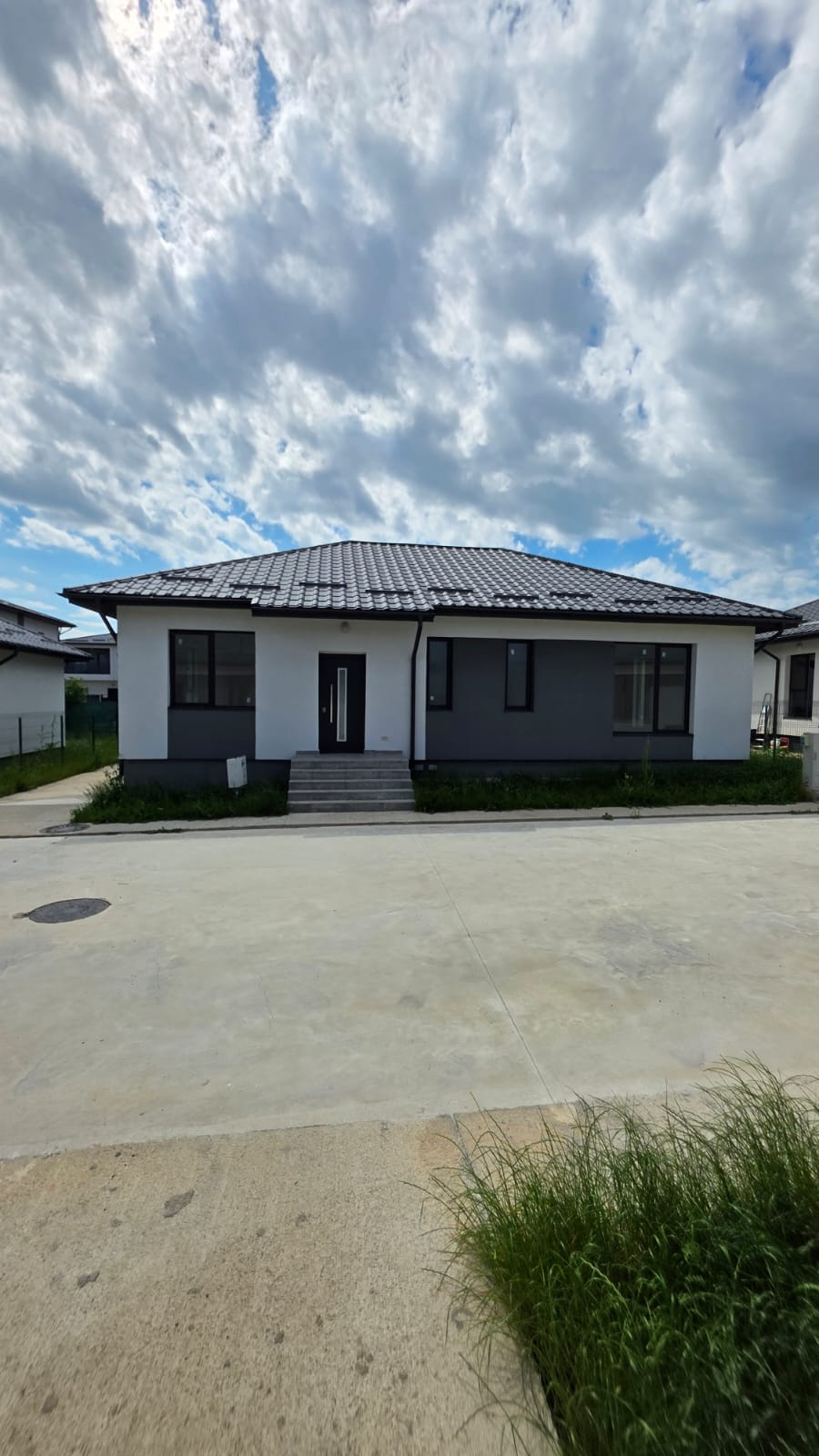 Single-family house on ground floor | 4 rooms | 106 sq m usable | 300 sq m plot | Tunari