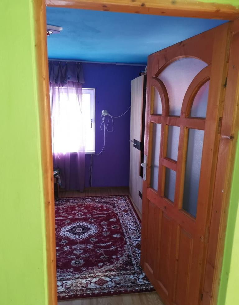 Casă cu 2 Camere și Teren Generos – Aninoasa (Sat Slănic), Argeș