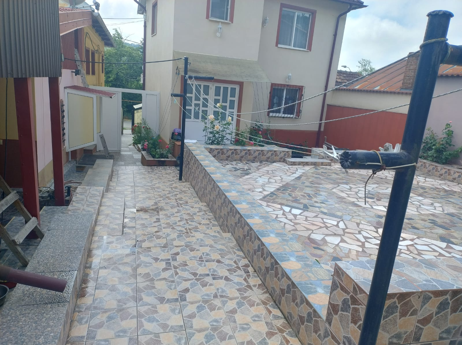 Stefanesti | Proprietate cu doua imobile | Teren 3.297 mp | La 4 km de Pitesti