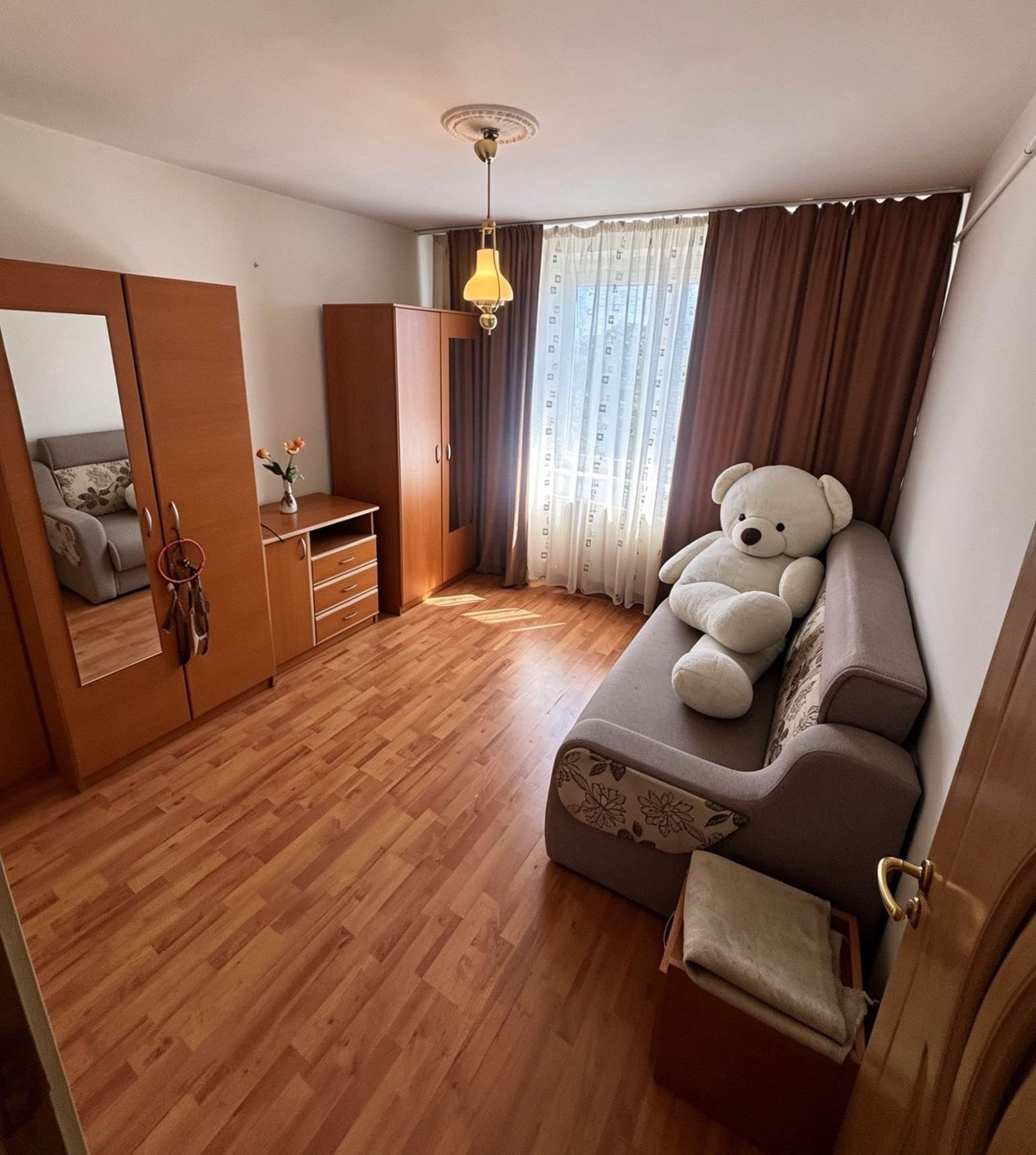 Apartament 2 camere de vânzare – Zona Craiovei, Strada Tineretului