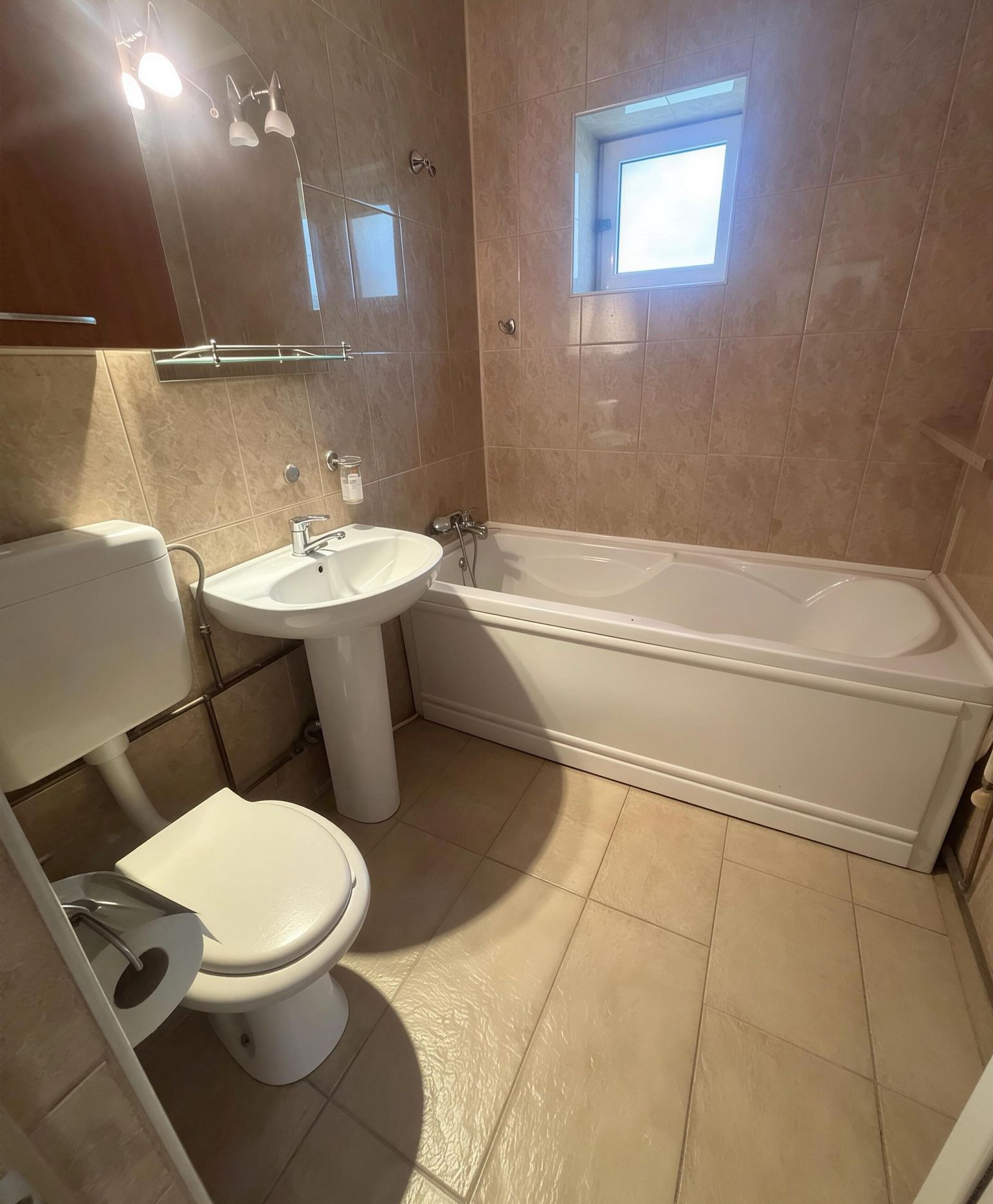Apartament 2 camere de vânzare – Zona Craiovei, Strada Tineretului