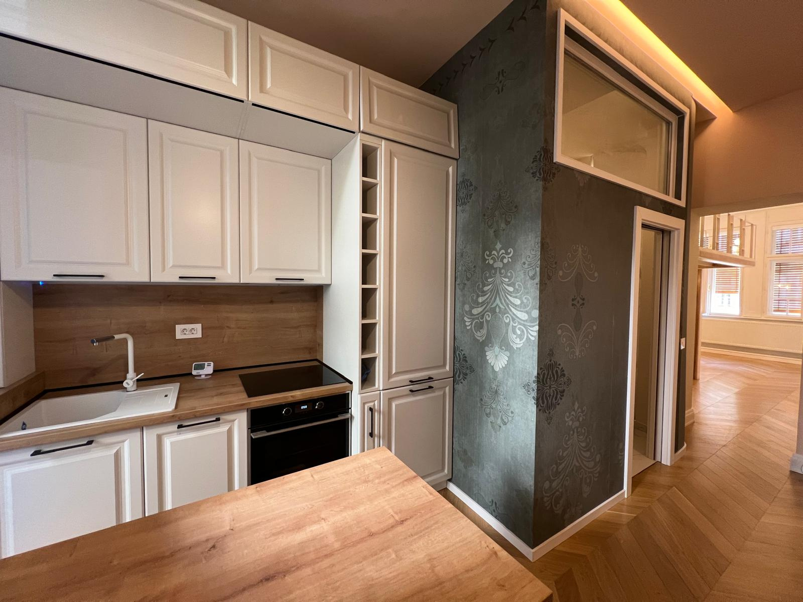 Apartament spațios cu 1 cameră + dormitor la mezanin, Ultracentral