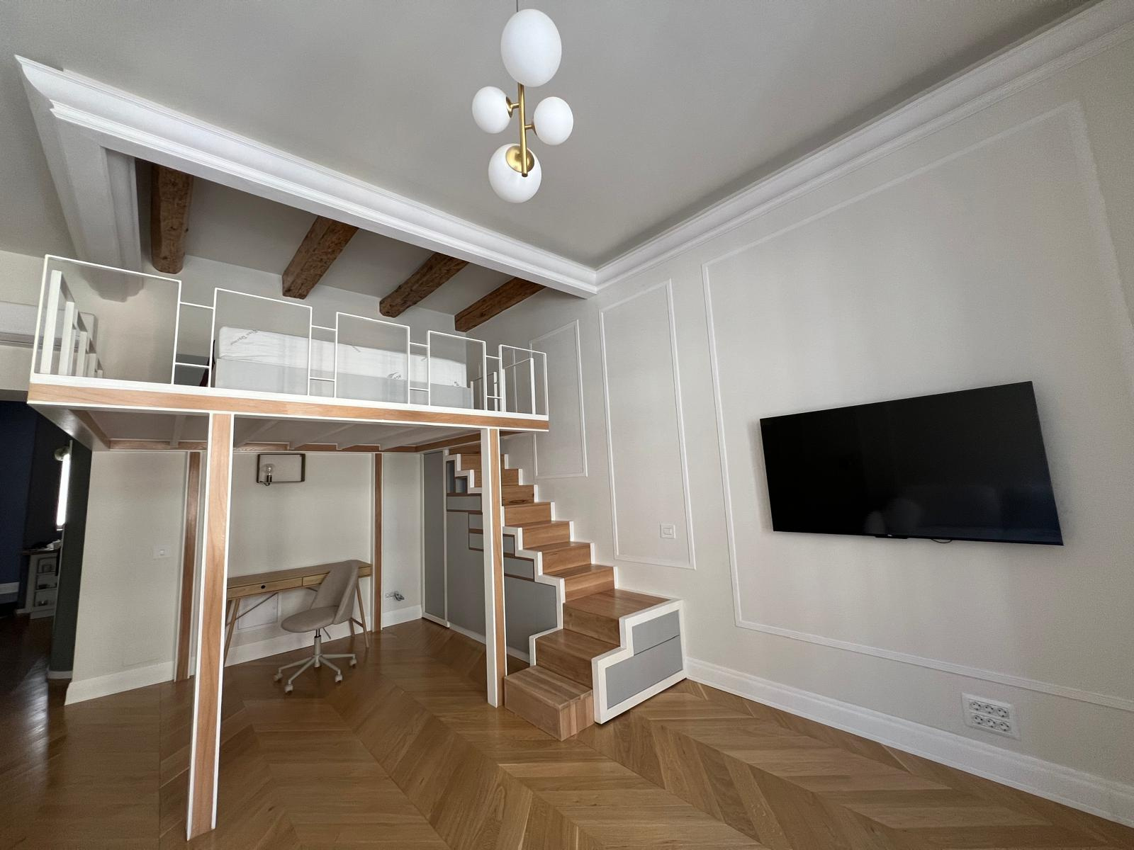 Apartament spațios cu 1 cameră + dormitor la mezanin, Ultracentral