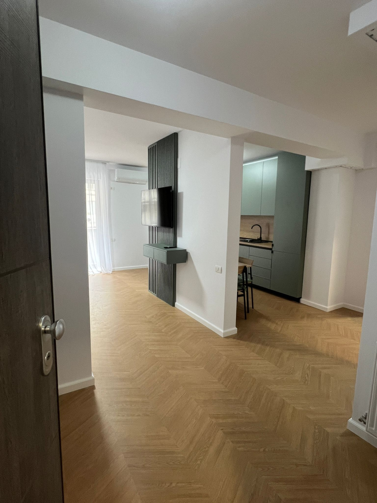 De închiriat apartament 2 camere, et 1 , langa City Mall, Constanta