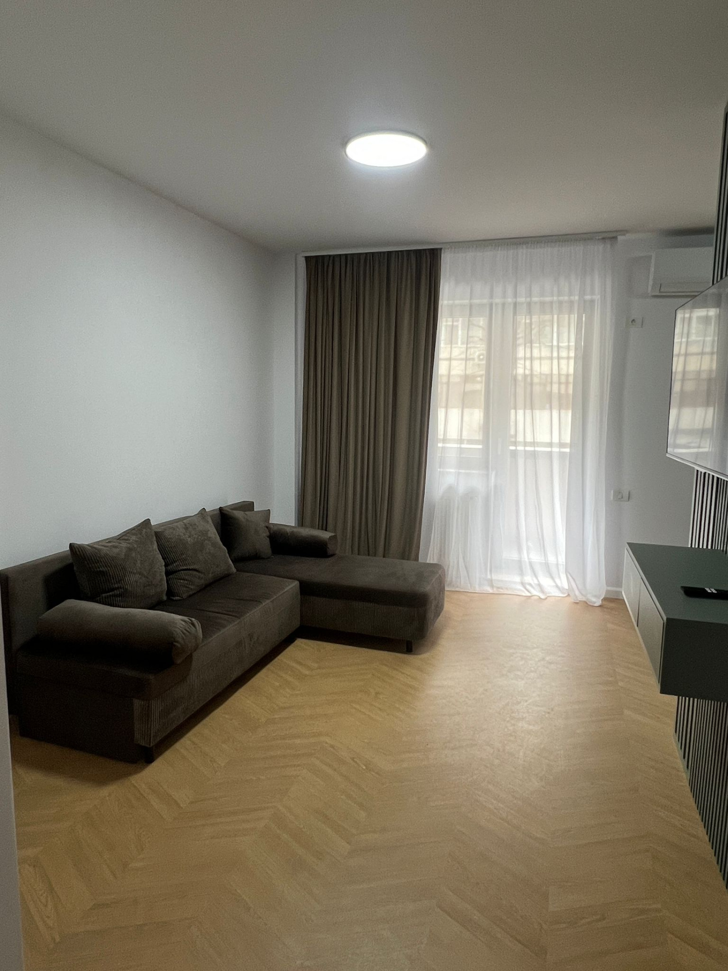 De închiriat apartament 2 camere, et 1 , langa City Mall, Constanta
