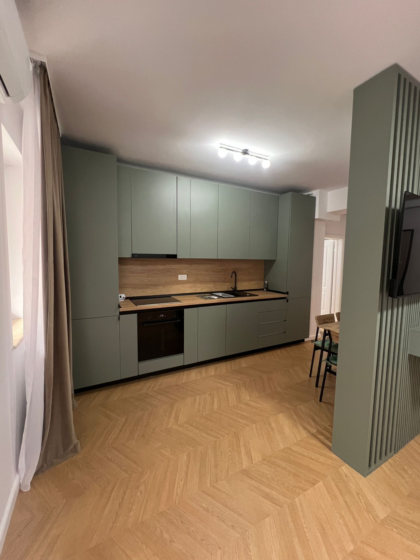 De închiriat apartament 2 camere, et 1 , langa City Mall, Constanta